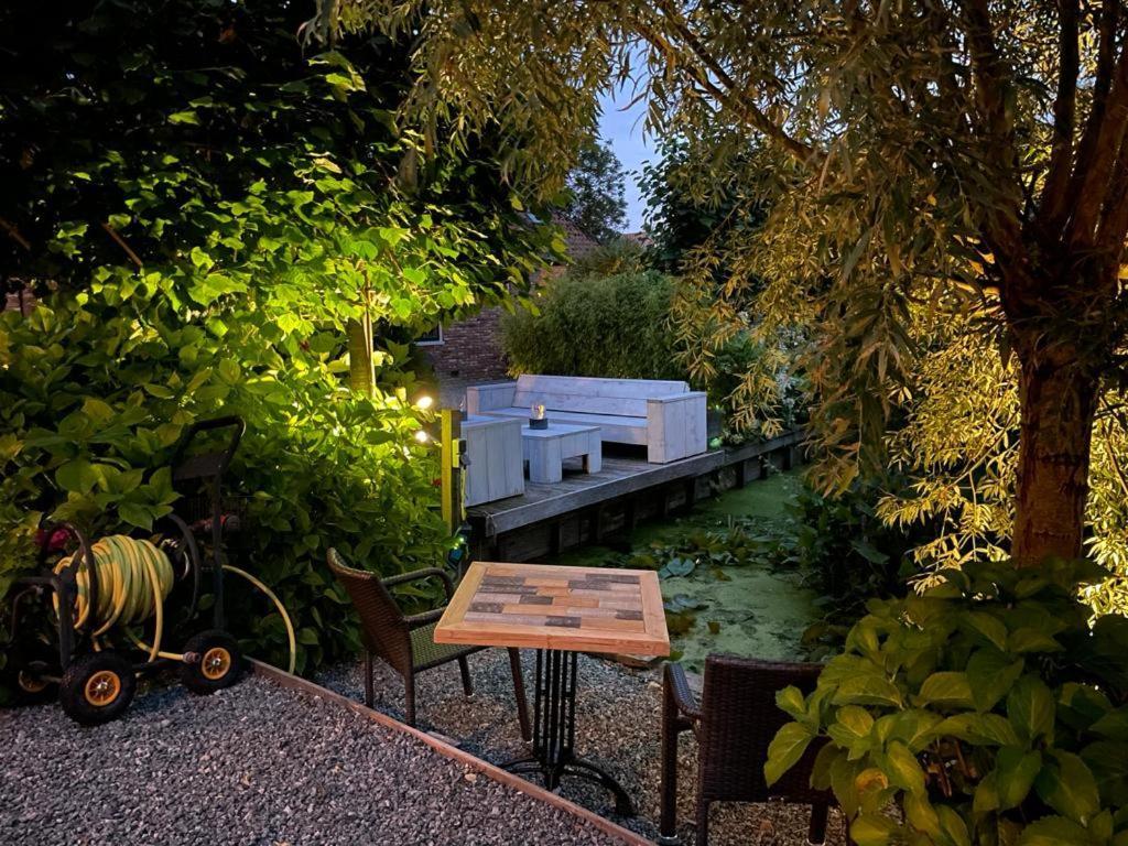 Flora'S B&B Landsmeer Экстерьер фото